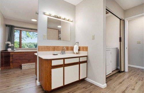 Smitten in da Mitten - 18 acres, Arcades, High Spd Web, Hot Tub, Pond! - Foto 27