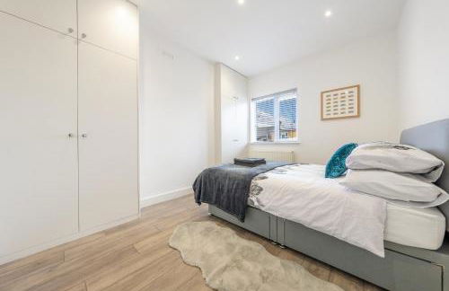 Modern Split Level 2BR Spacious Apt Maida Vale - Photo 7