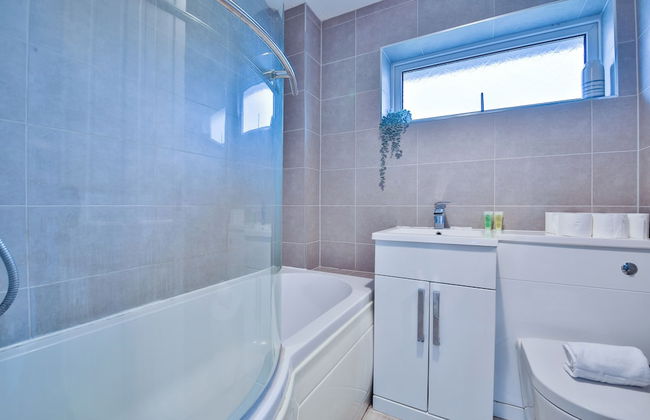 3 Bed House with Private Parking - Foto 32