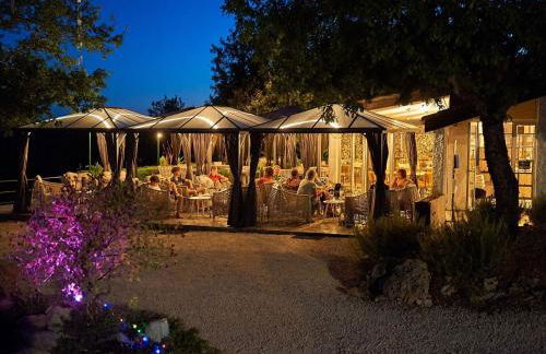 Bungalow in France with Private Garden - Foto 10