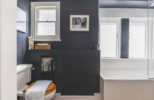 Modern Comforts in a Designer Home - Photo 21