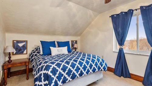 Cheerful Home with Fire Pit where Sleeps 8 - Foto 5