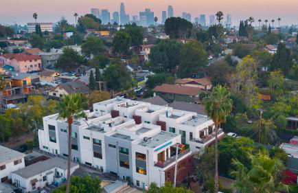 Silverlake Sunset Treehouse • Art-Filled Escape w Jacuzzi Sauna AvantStay - Foto 51