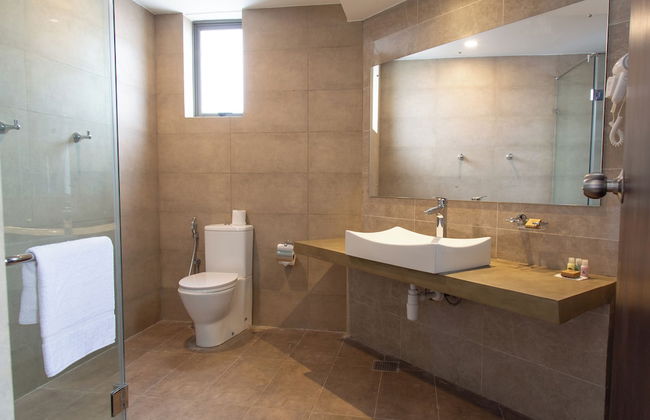 Marine Suites - Photo 68