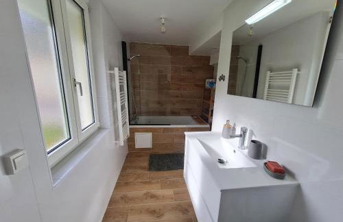 Petite maison rénovée proche centre Lunéville, jardin, barbecue, parking privatif, à 30 min de Nancy - FR-1-584-180 - Foto 12