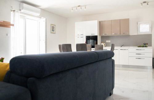 Villa Macanovi dvori with private pool - Photo 17