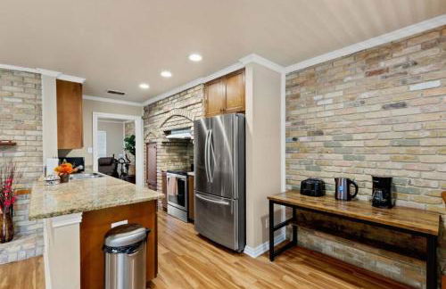 Yellow Stone: Chef's Kitchen, Patio & Location - Foto 6