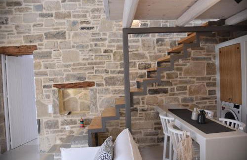 LAINI LUXURY SUITES - Photo 26