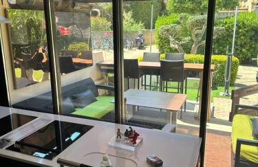 Rez de jardin OU ascenseur 4 ieme PISCINE -WIFI-Dans le Village naturiste holidaysochic - Photo 2