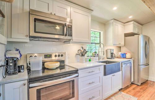 Lake Martin Cabin with Luxury Dock and Kayaks! - Foto 10