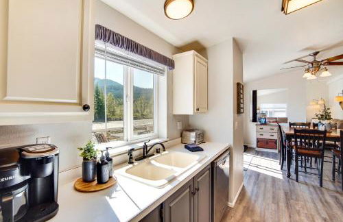 Riverfront Home with Deck, Near Mount Rainier! - Foto 14