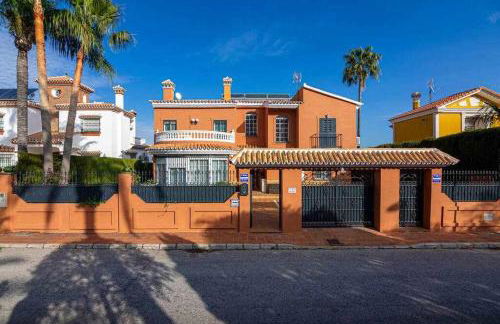 lujosa villa en Alhaurin de la Torre 7 dormitorios - Photo 3