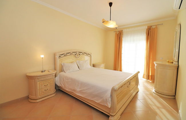 Lovely 2 -bedroom Vacation Apartment In Quarteira - Foto 1