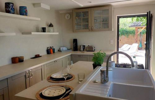 Chambre avec cuisine, vue et piscine privée au cœur du Beaujolais - Foto 3