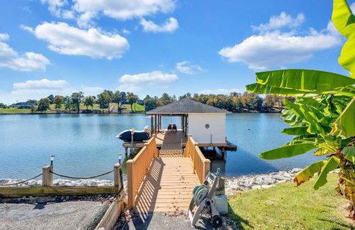 Family Lake Retreat w/ Screened Deck! - Foto 28