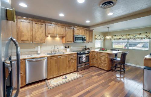 Peaceful Artesia Vacation Rental with Orchard Views! - Foto 11