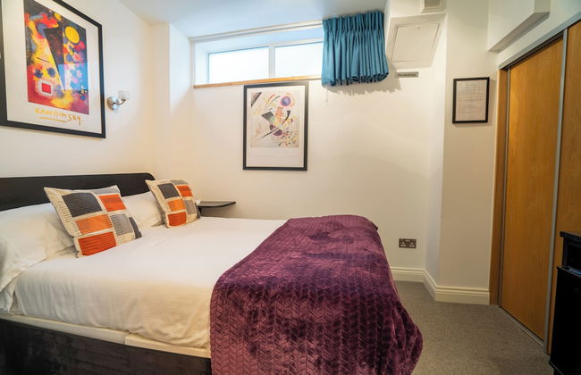 Pod Rooms - Nell Gwynn House Apartments - Photo 47