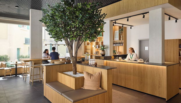 Base Geneva - Foto 5, Rezeption