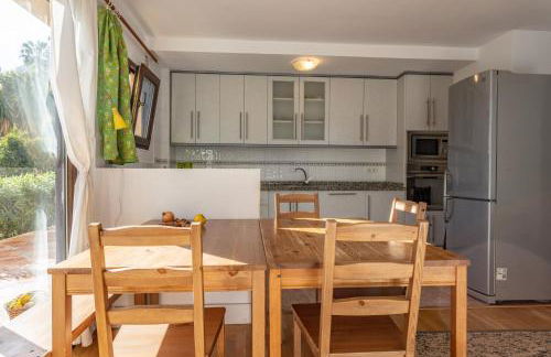 Apartamento en primera línea de playa con piscina - Photo 42