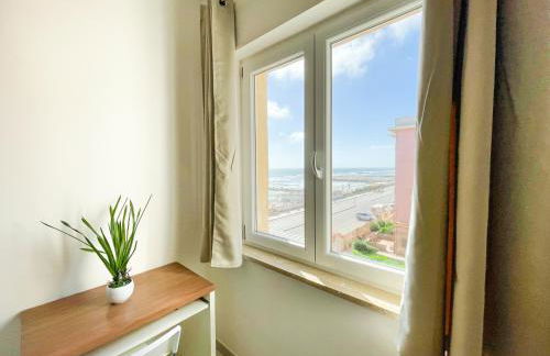 Demetra Seafront Apartment - Parking & Pool - Foto 18