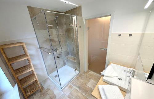 Gästehaus Philipp im Herzen des Fichtelgebirges - 5 Ferienwohnungen, großes Grundstück, Wald und Wiese, Wohnung mit privater Sauna, kostenfreie Parkplätze, WLAN - Foto 68