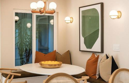 @ Marbella Lane - Vibrant & Chic Designer Home - Photo 46