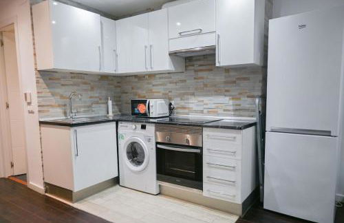 Apartment with Balcony on Calle Santa Engracia Temporal SEN1692 - Foto 24