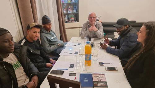 Appartement La Garenne Jacuzzi et Balcon à 15 min de Paris JO 2024 et Stade de France TARIFS PRIVILEGES SEMAINE OU MOIS DISPONIBLE - Foto 3