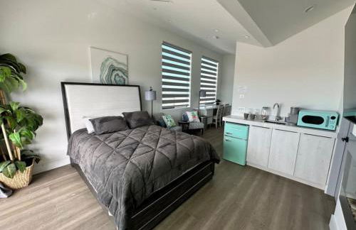 Modern Paradise - walk to beach- sleeps 10 - Foto 9
