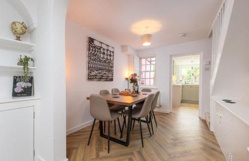 Rose cottage, Central, Amazing Cathedral view, Iconic pastel street - Foto 17