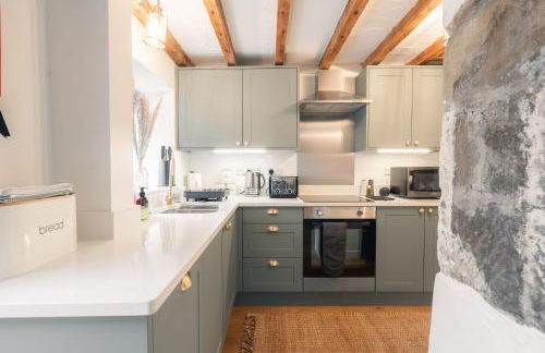 Mycock Cottage - Photo 7