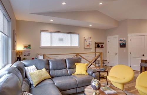 Anchorage Apartment with a View about 3 Mi to Airport - Photo 6