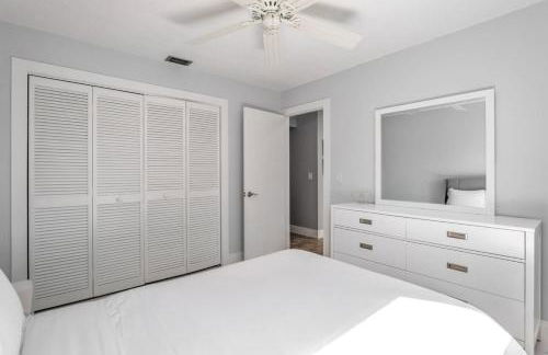 Beach Retreat Downtown Hot Tub - Foto 15