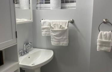 Trendy Apt in Bloomingdale - Parking - Foto 18