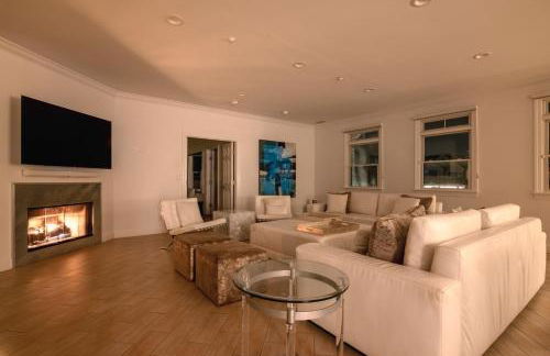 Spectacular 8 Bedroom Oceanfront Hamptons Beach House, Your Castle By The Sea ! - Foto 58