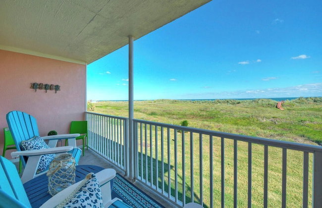 Oceanfront Condo w/ Private Balcony Pool + Tennis Bubbly Blew by Avantstay - Photo 124