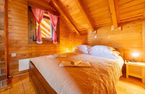 Log Cabin Valley - Private Villa with Pool - Photo 11