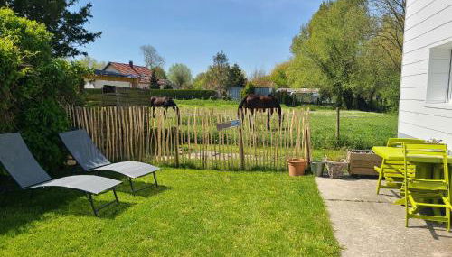 Gîte Les amoureux de la Baie - Foto 1, Garden, sunbed, Garden view