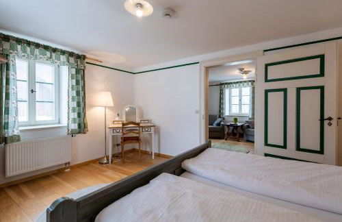 Wald Apartments bei Schlossgaststätte Hohenberg - Seeshaupt, südlicher Stanberger See, kostenfrei Parken, Ladestation für Auto und Fahrad, WLAN, Natur pur - Foto 6