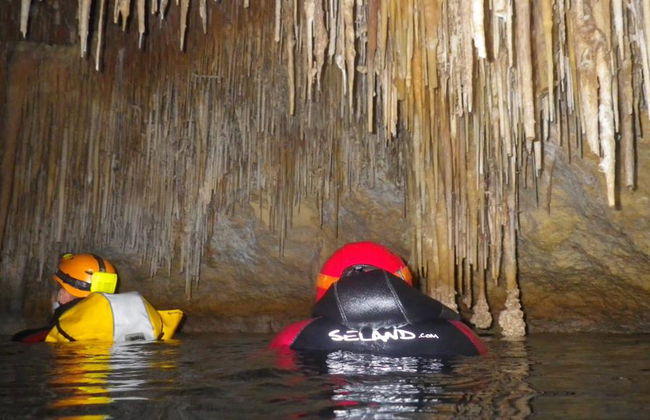 Exploração de Cavernas na Cova des Coloms - Tour de Meio Dia - Foto 1
