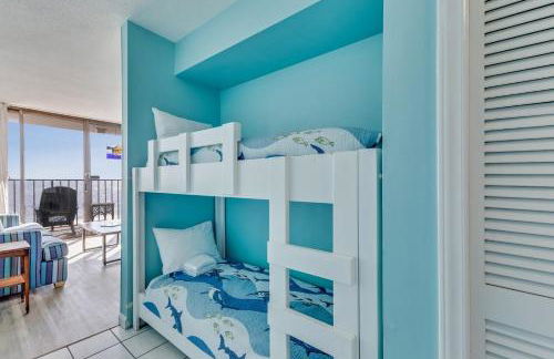 0402 Modern Greece condo - Photo 7