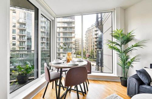 Bright Riverside 2 Bed Haven with Balcony - Modern Comfort in Battersea - Foto 36