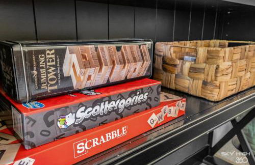 Creekside Oasis - 5BR Retreat with Pool & Hot Tub - Foto 57