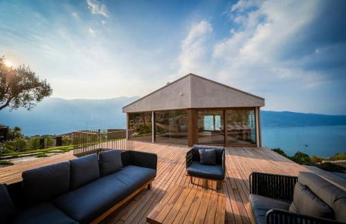 Villa Arias lake view - Photo 4