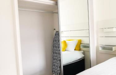 Bee At Home - Photo 4