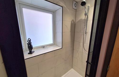 Stylish Escape With Wood-Fired Hot Tub - Foto 18