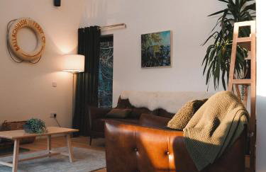 Forest Corner Luxury Home with Hot Tub - Foto 5