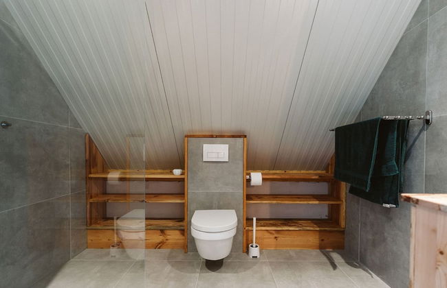 Large, Elegantly Furnished Holiday Home With Lots of Privacy on a Family Park - Foto 16