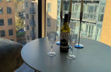 Deluxe City Centre Studio Apartment with Balcony & City Views - FREE WIFI NETFLIX, GYM ACCESS - WESTONE - Photo 27