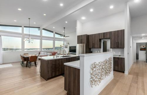 3BR Retreat with Heated Pool, BBQ and Mountain Views - Foto 38